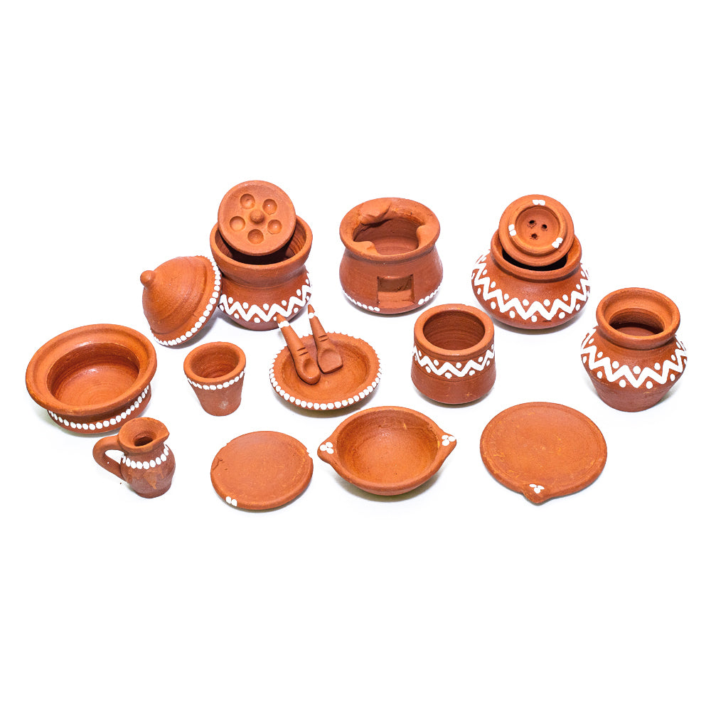 17 PIECES MINIATURE KITCHEN SET (HANDCRAFTED)