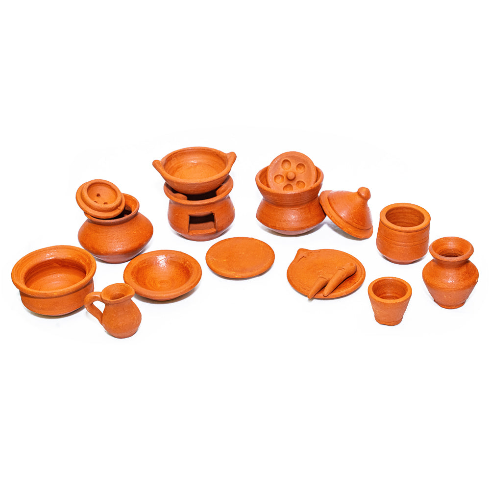 17 PIECES MINIATURE KITCHEN SET (BLANK)